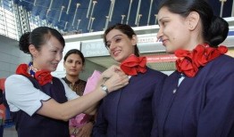 印度空姐爆料事件视频,航班服务背后不为人知的真相