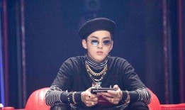 娱乐圈吃瓜博主制作人,揭秘明星幕后故事，带你走进娱乐圈的真相世界