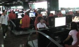 河南富士康爆料事件视频,揭露工厂内幕，员工权益遭侵犯