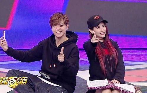 娱乐圈吃瓜综艺小说,瓜田里的甜蜜陷阱