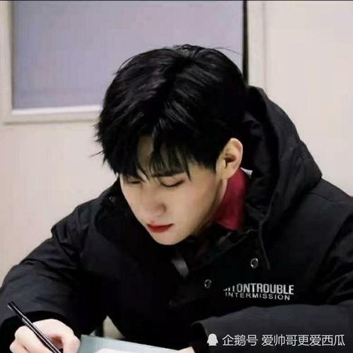 娱乐吃瓜酱丁程鑫,娱乐吃瓜界的“酱丁”传奇