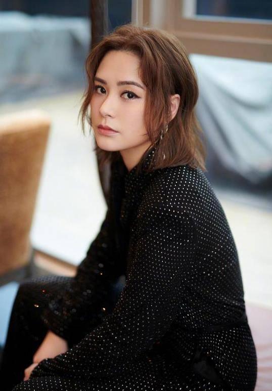 娱乐吃瓜女艺人被冷落,吃瓜女艺人遭遇冷落,幕后真相揭秘