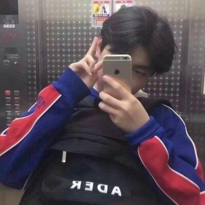 娱乐吃瓜的头像男真人