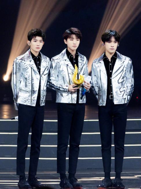 娱乐吃瓜君tfboys,娱乐吃瓜君带你揭秘偶像成长之路